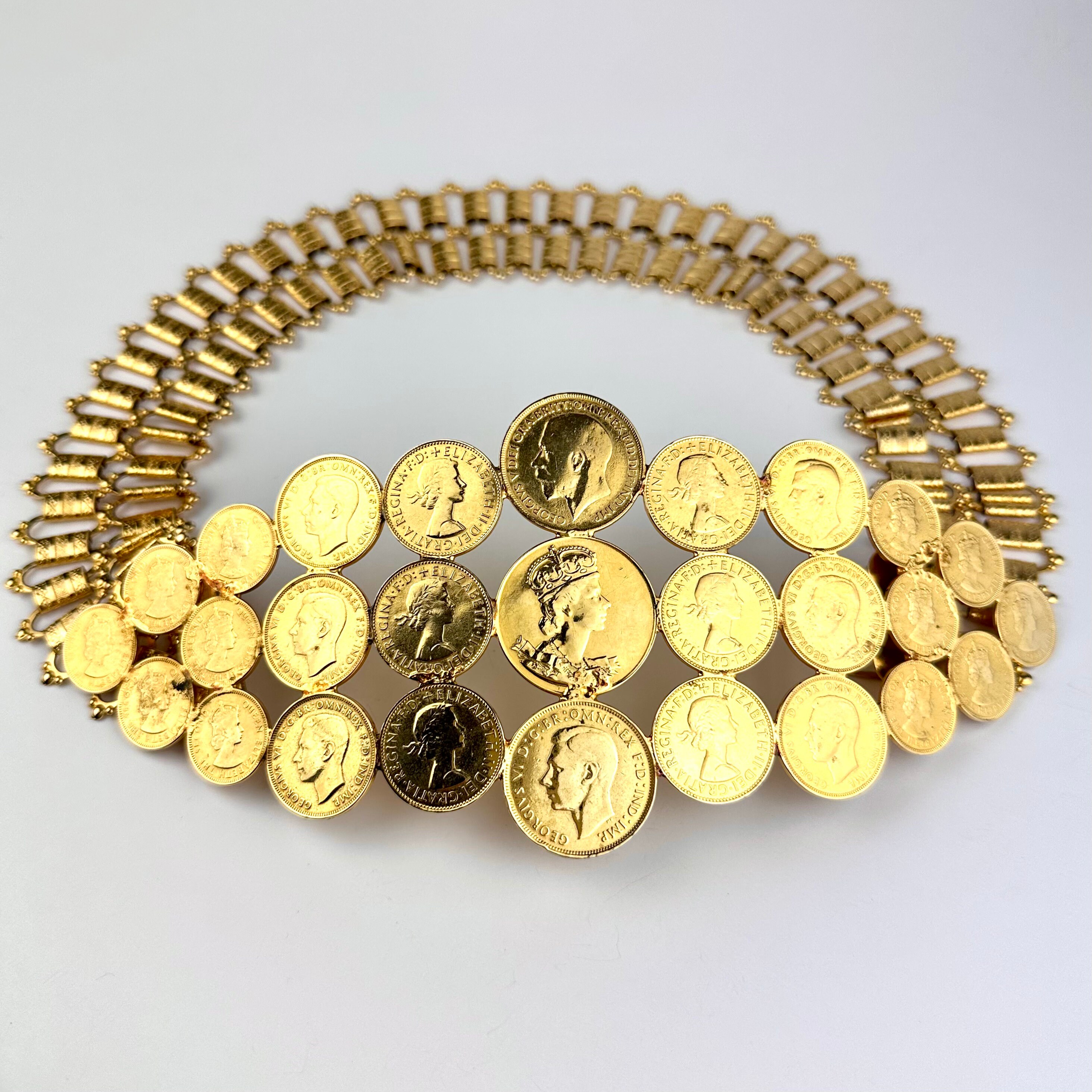 Caryatid Vintage Regina Elizabeth II Rex George IV Vintage 60s Gold Coin Belt 1967 Gold Sovereign | Elizabeth II Young Head main image 3