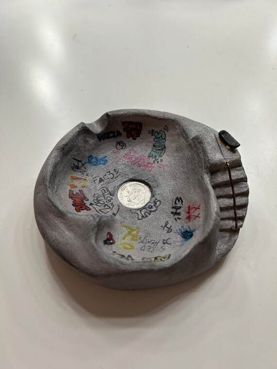 少年インザフッドGRAFFITI POOL ASH TRAY by K.C.V 少年インザフッド」GRAFFITI POOL,ASH TRAY by K.C.V / GHETTO