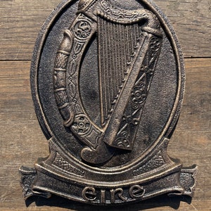 St. Patrick&#39;s Day Decor-Irish Eire Harp Cast Iron Wall Plaque -Celtic Gaelic Old World Style Sign - Gift Spring - Bar Tavern Restaurant Pub