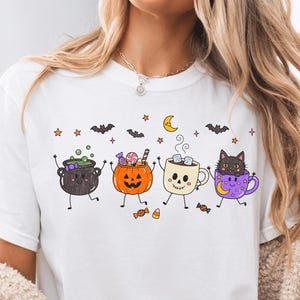 Dansend Halloween Crew Shirt Comfort Colors® Schattig Kawaii Pompoen Spice Latte Kat Heks Gezellige Spooky Herfst Festival Herfst Pullover Sweatshirt
