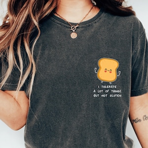 Camiseta divertida sin gluten, camiseta con estampado de pan de bolsillo, camiseta sin gluten, regalo para celíacos, regalo divertido para amigos celíacos, camiseta para personas con intolerancia alimentaria.