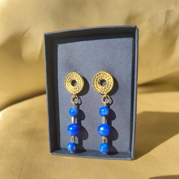 Pendientes colgantes de lapislázuli: chapados en oro de 24 quilates, estilo grecorromano.