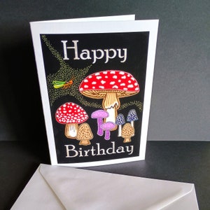 Verjaardagskaart paddenstoel en vuurvliegje - originele illustratie - 'Happy Birthday'