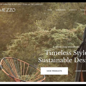 Puede incluir: Diseño web para la marca MEZZO, con una modelo con un vestido negro. El texto principal del sitio web dice "Timeless Style Sustainable Design". También se muestra una versión móvil del sitio web. El diseño es para marcas de lujo.