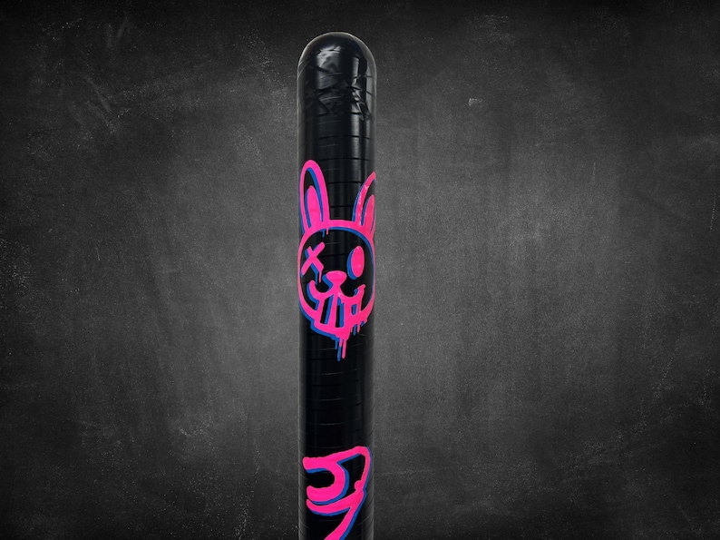 K&ouml;nnte beinhalten: Ein Set aus drei Keramikbechern mit gesprenkelter, matter Oberfl&auml;che. Die Becher sind in Creme-, Hellbraun- und Dunkelbraunt&ouml;nen gehalten. Jeder Becher hat ein schlichtes, minimalistisches Design und einen abgerundeten Griff.