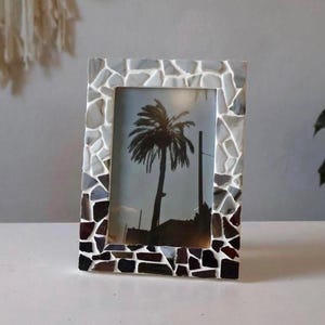 Cornice per foto in mosaico fatta a mano 4x6 – Cornice in vetro bianco neutro e tonalità terra – Regalo unico per l'arredamento della casa
