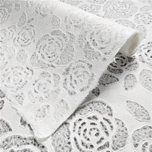 Carta washi Kozo con pizzo fatto a mano (motivo a rosa) - Carta di gelso thailandese di Kozo Studio