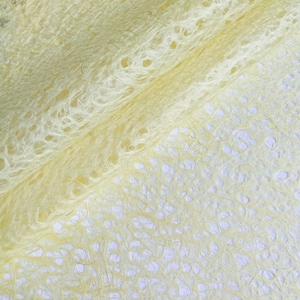 Asarakusui Lace Kozo Washi Paper (geel) - Thais moerbeipapier van Kozo Studio