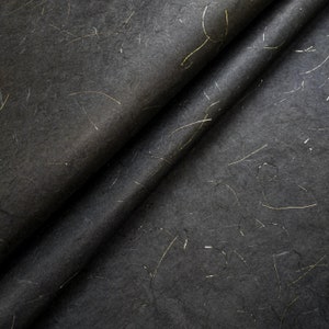 Golden Tinsel Unryu Kozo Paper (Nero) - Carta di gelso tailandese di Kozo Studio