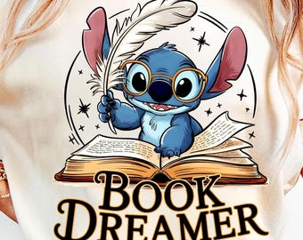 Stitch bookdream Png, Stitch leyendo un libro Diseño Stitch Png Sublimación de alta calidad Descarga digital Camiseta Stitch PNG Sublimación
