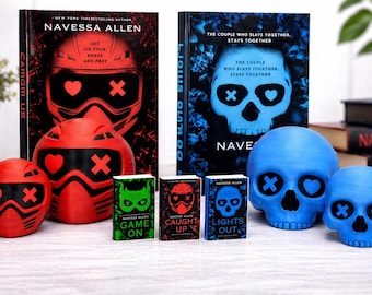 Decoración de estanterías inspirada en Lights Out y Caught Up, decoración literaria inspirada en la trilogía Into Darkness de Navessa Allen