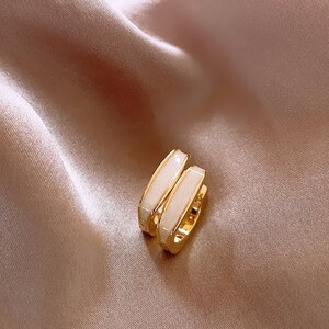Fashion drip glaze square earrings female niche design light luxury premium sense of vegetarian circle earrings buckle
