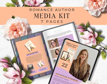 Könnte beinhalten: Ein rosa-weißes Medienkit für eine Roman-Autorin namens Savannah Summers. Das Cover zeigt ein rosa-weißes Blumenmuster und den Titel "Romance Author Media Kit 7 Pages". Das Kit enthält eine Zusammenfassung des Buches der Autorin, "Sugar-Coated Daydreams", und Rezensionen von Lesern. Die Website und die E-Mail-Adresse der Autorin sind ebenfalls enthalten.