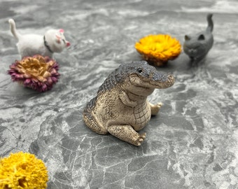 Elegant Handmade Ceramic Alligator Sculpture: Exquisite Crocodile Figurine for Tea Lovers