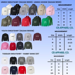 Puede incluir: Imagen de producto que muestra varias sudaderas y sudaderas con capucha en m&uacute;ltiples colores, incluyendo blanco, negro y rosa. La imagen incluye tablas de tallas con medidas en cent&iacute;metros para tallas unisex, juveniles y para ni&ntilde;os peque&ntilde;os. La marca "CR Apparel Co." es visible.