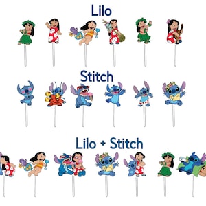 Puede incluir: Toppers coloridos de personajes de Lilo y Stitch sobre palitos blancos. La imagen presenta varios dise&ntilde;os de Lilo y Stitch, con el texto "Lilo", "Stitch" y "Lilo + Stitch" encima de los personajes. Estos toppers son probablemente para pasteles o cupcakes.