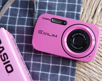 Rare Red CASIO EXILIM EX-ZS12 16.1MP Digital Compact Camera Rare Red CASIO EXILIM EX-ZS12 16.1MP Digital Compact Camera