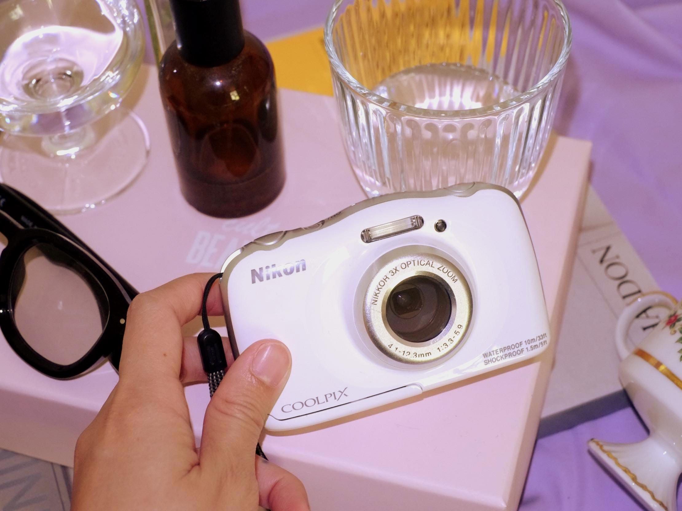 Nikon COOLPIX Style COOLPIX S33 WHITE 販売 中