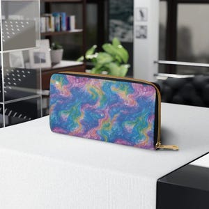Carteira com zíper Quantum Drift – Estampa cósmica abstrata, bolsa vegana compacta, design artístico colorido, carteira leve, presente para ela
