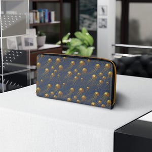 Carteira com zíper em formato de água-viva azul e dourada – estampa elegante inspirada no oceano, design cósmico de água-viva, bolsa vegana compacta, presente para ela
