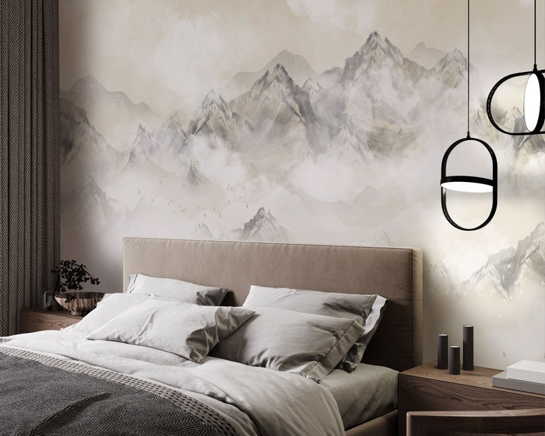 Abstrakte beige Tapete mit Bergen für das Schlaf oder Wohnzimmer. Boho Wandbespannung, Wanddekor. Bild 1