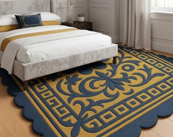 Elegante recibidor de inspiración mogol: revestimiento de madera azul marino, alfombra de pasillo con borde festoneado y apliques de latón antiguo.