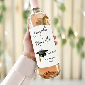 Divertente etichetta personalizzata per bottiglia di vino di laurea, classe regalo di congratulazioni del 2024, etichetta di vino personalizzata per il nuovo grado, etichette di congratulazioni per laureati