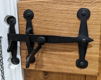 Suffolk Latch With T Bar Black