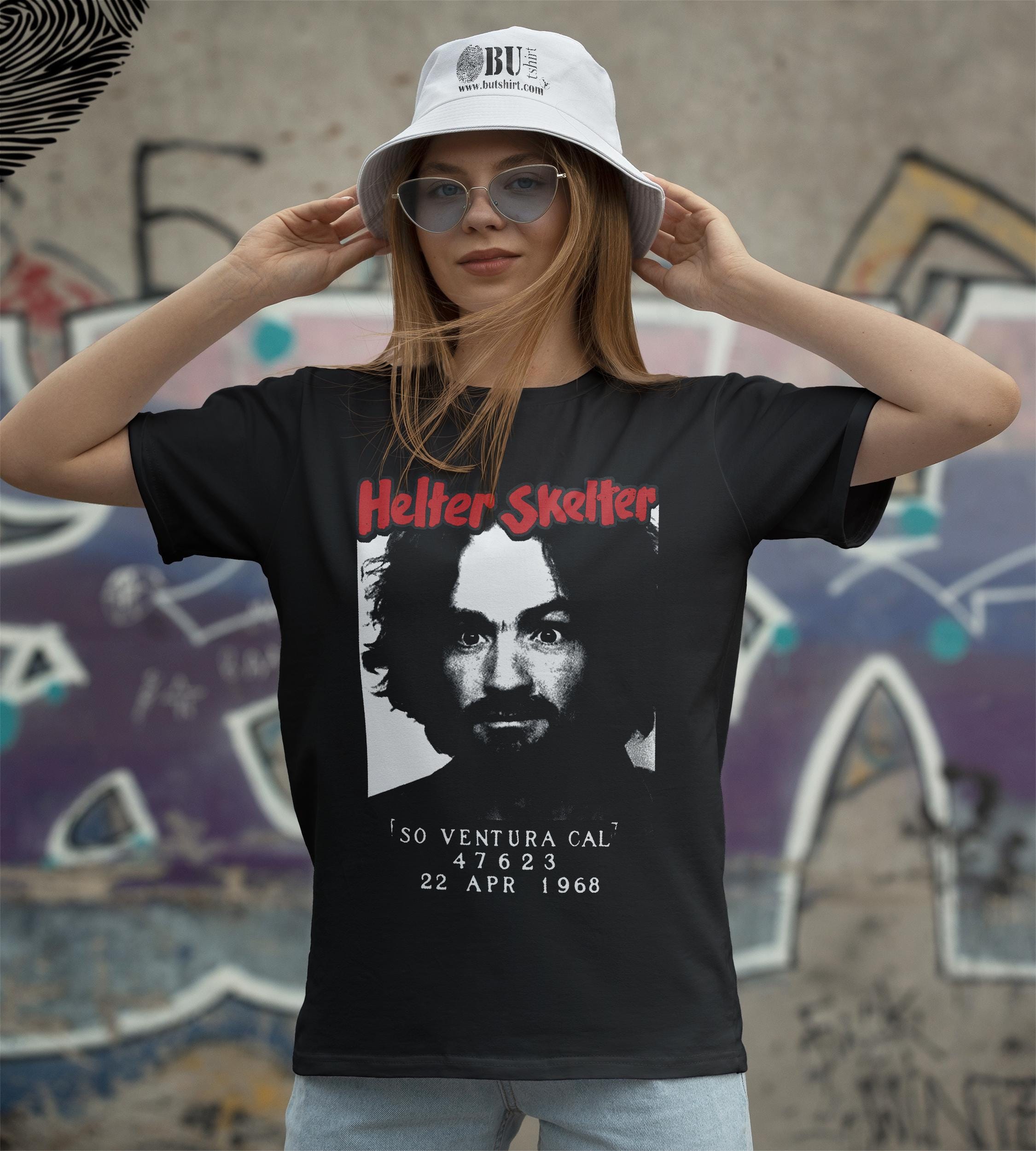 ※チャクラ　MASON スカルデザイン Tシャツ Helter Skelter - Charles Manson' Regular Fit Handcrafted Tshirt