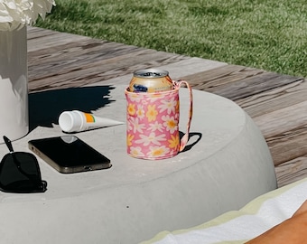 Külzee™ Handle Can Cooler | Can Cooler Sleeve | Beer Can Coolers | Beach Can Holder | Insulated Can Cooler | Recycled rPET | Betty