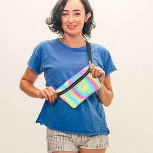 Reflective Rainbow Slim Fanny Pack - Adjustable Waist and Crossbody Bag bild 2