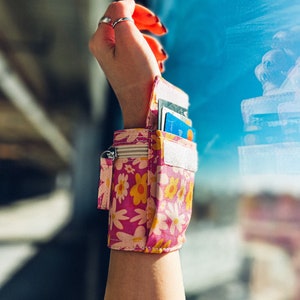 Cartera de muñeca Fydelity para 4 mujeres / Monedero de muñeca de 80' con brazalete / Monedero pequeño y lindo con cremallera y tarjetero / Betty