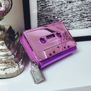 Monedero bonito Fydelity: monedero retro con cinta de casete de los años 80 / Monedero pequeño morado para mujer / Regalo DIY para ella / Crea un monedero con cintas de casete y personalízalo