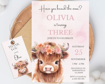 Invitación de cumpleaños de vaca bohemia de las Tierras Altas: Floral rosa (plantilla imprimible)