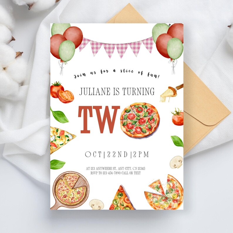 Puede incluir: Una tarjeta de invitaci&oacute;n blanca con una pancarta a cuadros rojos y blancos, globos rojos y verdes y un tema de pizza. El texto de la tarjeta dice "Join us for a slice of fun! Juliane is turning Two Oct 22nd 2PM At 123 Anywhere St. Any City, CS 12343 RSVP to 123-456-7890 Call or Text".