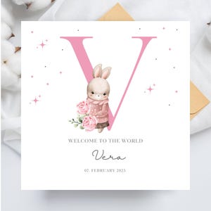 Personalisierte neue Babykarte, Kaninchen-Häschenkarte für Neugeborenen-Babyankündigung, Name Initial V Note, bearbeitbare Vorlage Canva, Custom Print