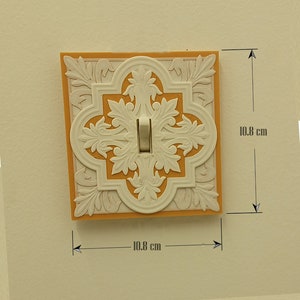 Classic floral design switch plate
