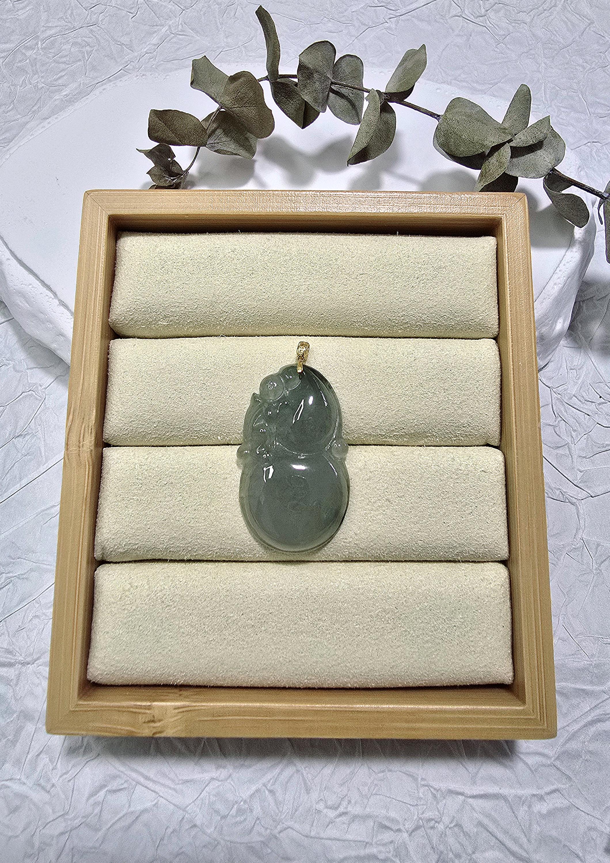 半透明の緑色の翡翠ひょうたん（葫芦）ペンダント + 18K ゴールド