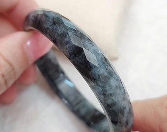 Diamond Surface cut Wu Ji Classic- cut 54.6mm Round Bangle- Authentic Grade A Burmese Jadeite (翡翠). Certificate of Authenticity Included.