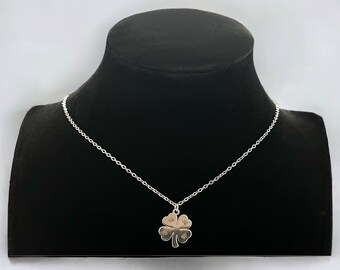 福 "Good Fortune" Lucky four leaf clover necklace Silver