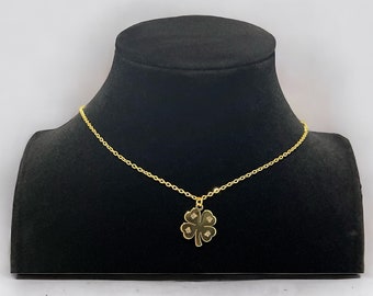 福 "Good Fortune" Lucky four leaf clover necklace Gold