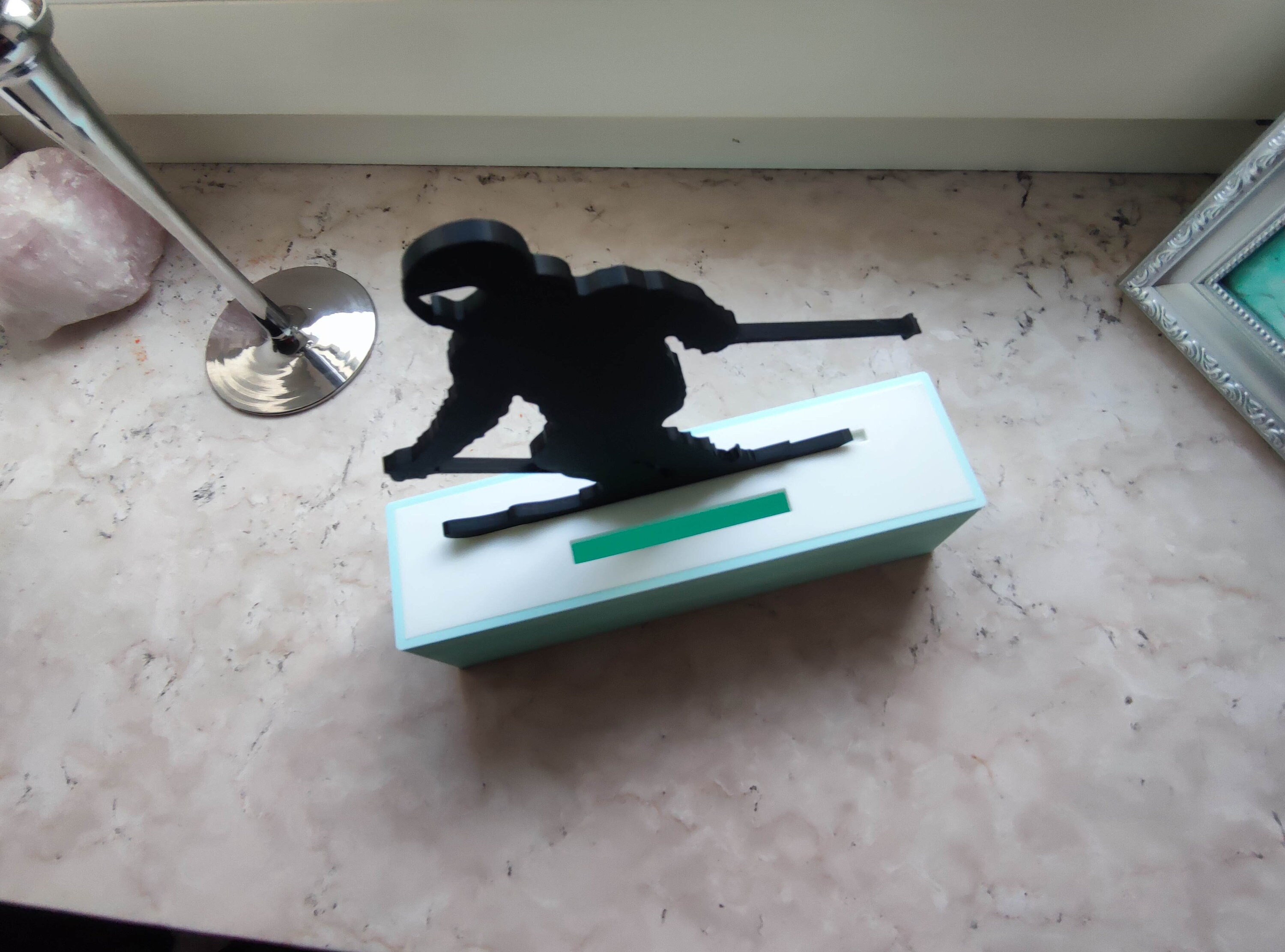 Personalisiertes Geschenk – Weiße Keramik-Spardose Mit Skifahrer-Design, Gravierbarer Name