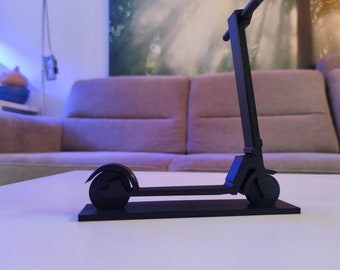 Dekoracyjny model hulajnogi elektrycznej