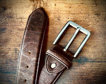 Vegan Leather Belt for Men in Brown Cork by Assisi Style. Durable Faux Leather Belt. Cork Belt for Men, Wide Vegan Belt Men