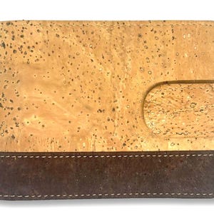 Cartera de corcho para hombre de Assisi Style: cartera vegana de dos tonos marrón con bloqueo RFID. Regalo ético para hombre o para su tercer aniversario.