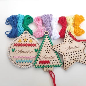 Kit di ricamo natalizio fai da te, ornamenti in legno personalizzati, kit di ricamo a punto croce per principianti, attività natalizie per bambini