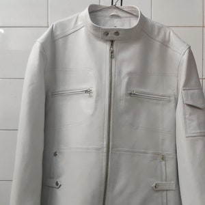 Blouson en cuir d'agneau blanc pour homme, veste de moto western, coupe ajustée, tenue de soirée décontractée, veste de concert, veste de motard de célébrité EI36