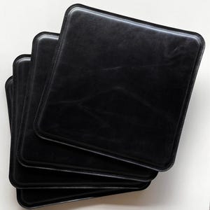 Quadratisches Stuhlkissen aus echtem Lammfell