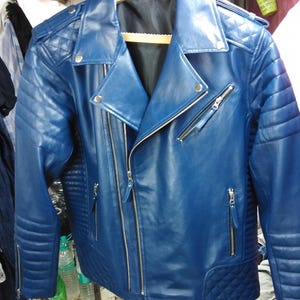 Blouson en cuir d'agneau véritable bleu pour homme Blouson de motard en cuir de moto matelassé élégant Blouson en cuir de designer à double fermeture éclair MBJ15