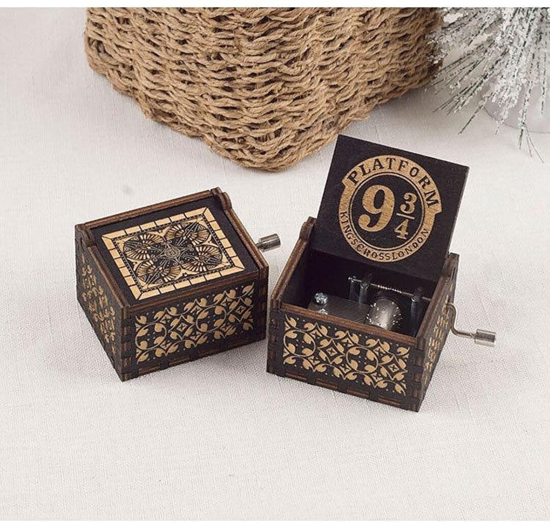 Mini Handmade Vintage Wooden Music Box,wooden Engraved,christmas
